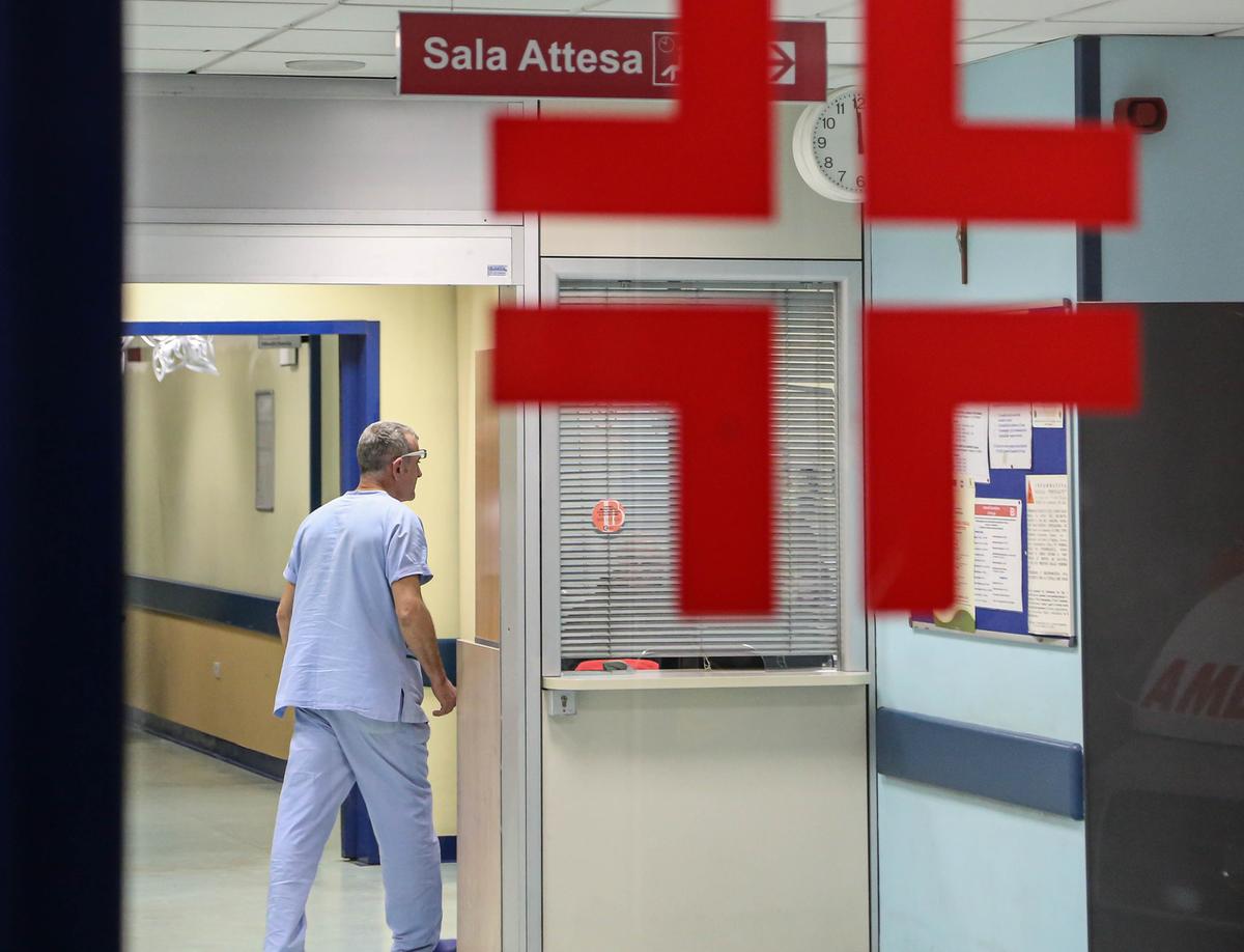 Disturbi alimentari durante la festa, due famiglie al pronto soccorso