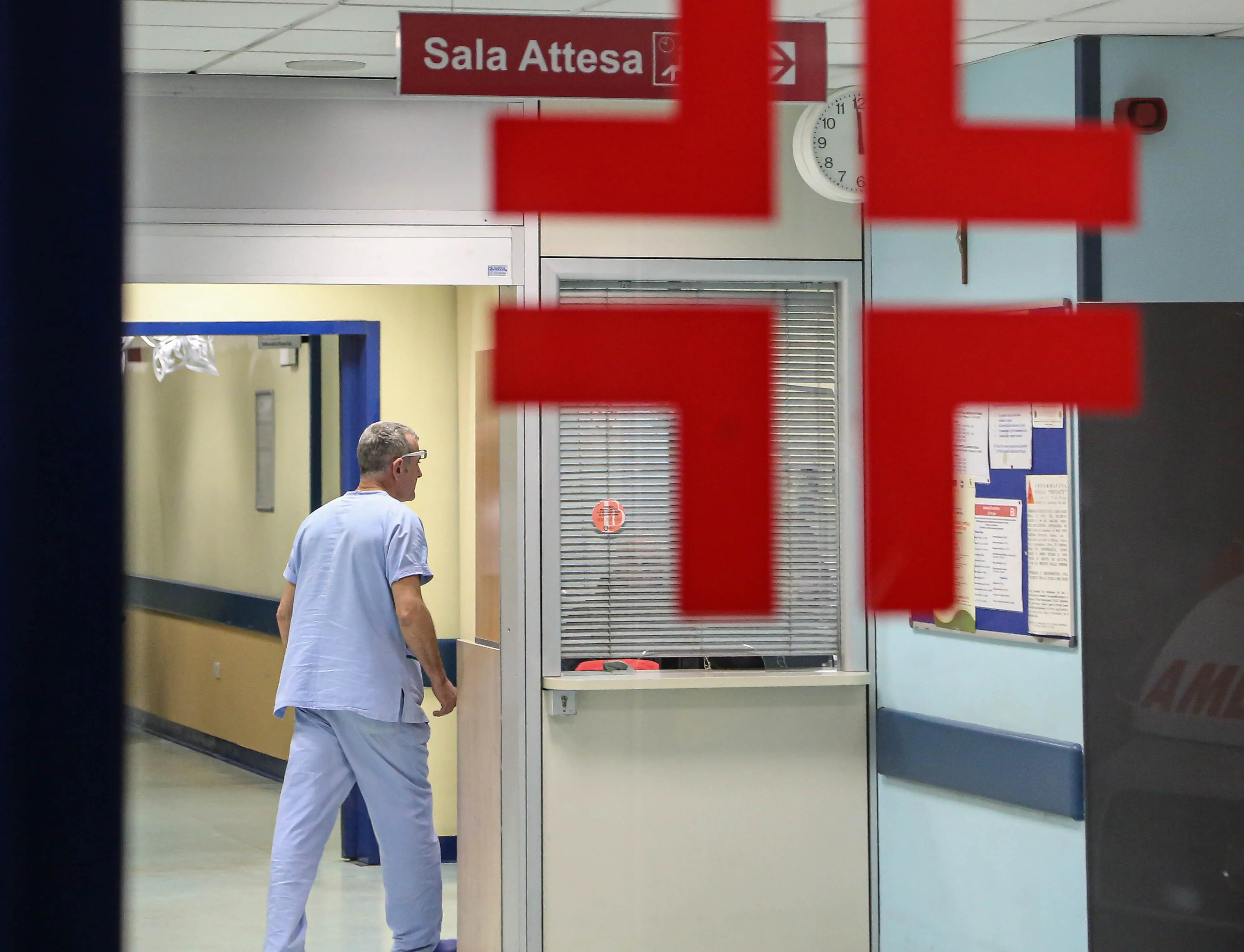 Disturbi alimentari durante la festa, due famiglie al pronto soccorso