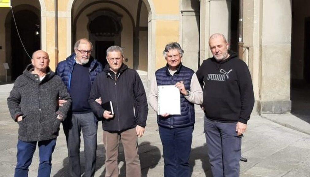 https://www.lanazione.it/image-service/view/acePublic/alias/contentid/NTVhMjgwYWEtMWJmZi00/0/stop-partecipazione-in-fumo-due-anni-di-lavoro-ma-non-ci-arrendiamo.jpeg