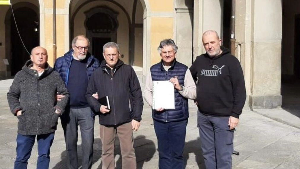 La consegna delle proposte dei soci dell’associazione AttivaPrato all’amministrazione comunale La consegna delle proposte dei soci dell’associazione AttivaPrato all’amministrazione comunale