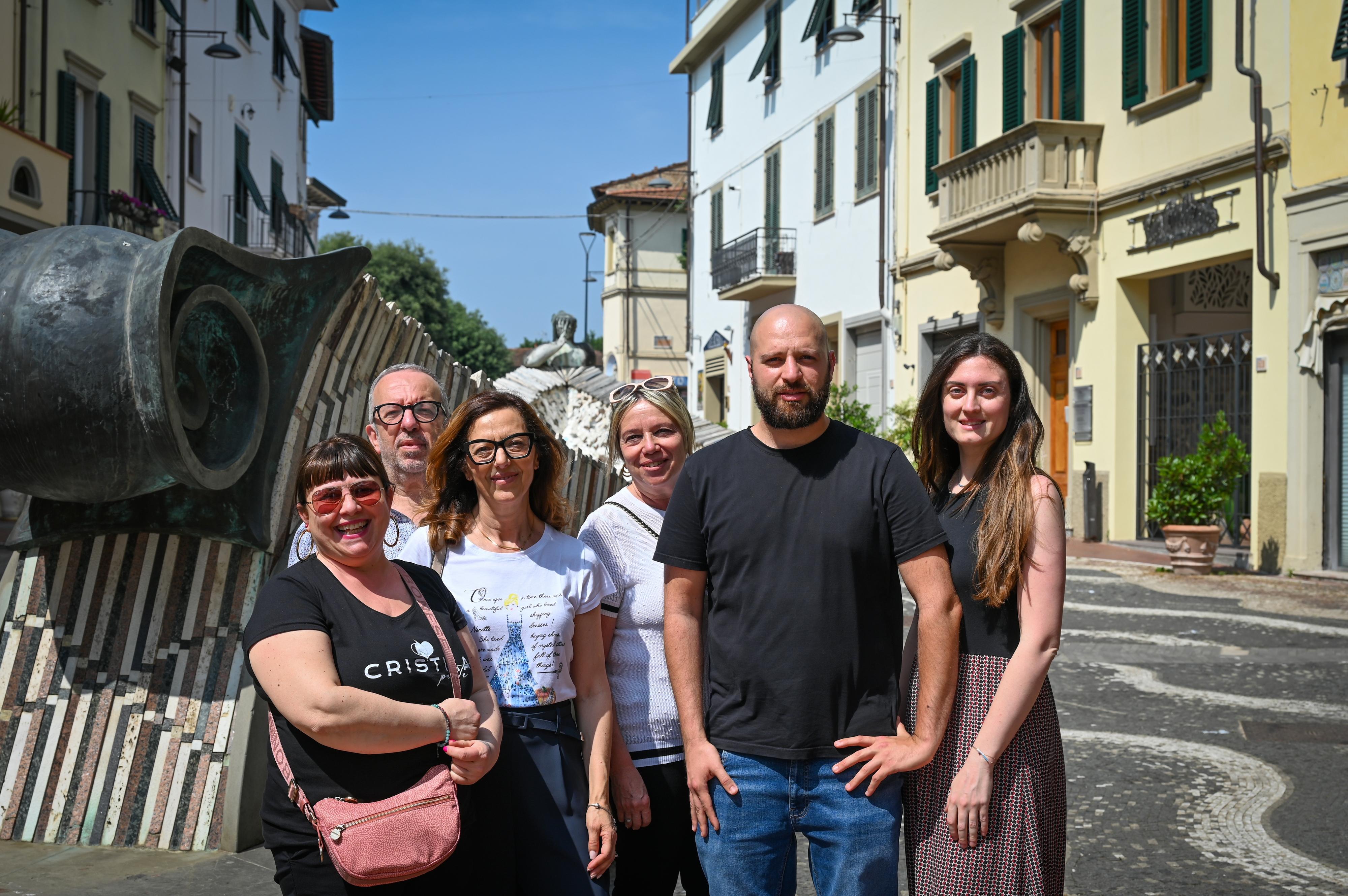 https://www.lanazione.it/image-service/view/acePublic/alias/contentid/NTViMTBlMmUtZDhkMi00/0/il-gruppo-promotore-della-festa-del-borgo.jpeg