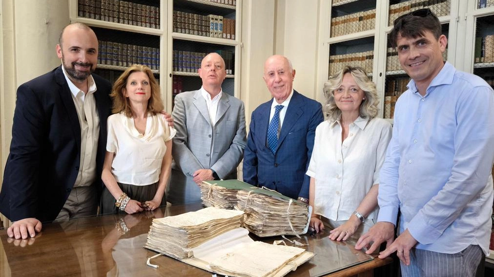 Al centro Mauro Giovannelli (Roncioniana) con Angela Orlandi (Università Firenze) e gli altri studiosi coinvolti nel progetto Al centro Mauro Giovannelli (Roncioniana) con Angela Orlandi (Università Firenze) e gli altri studiosi coinvolti nel progetto
