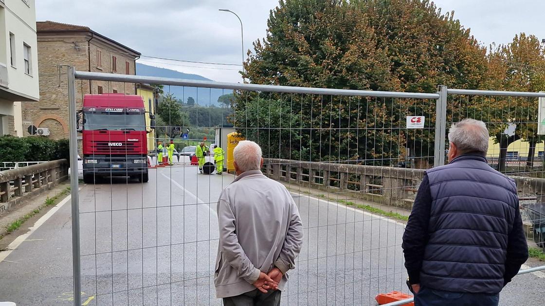 Si leva la voce delusa dei residenti: "Il ponte, un cantiere abbandonato"