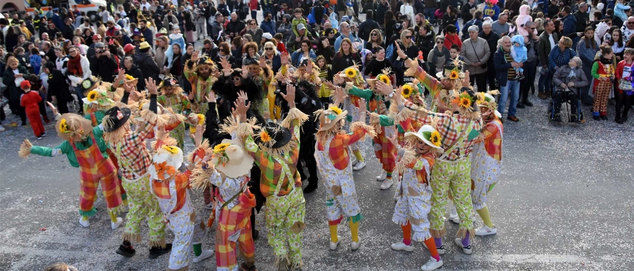 Carnevale di Pietrasanta, incognita meteo: orario anticipato e ingresso gratuito