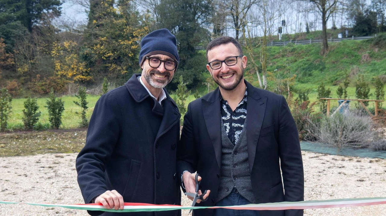 Un nuovo servizio, pensato per gli amanti del viaggio. Taglio del nastro per "Chiusi in Camper" all’interno dell’Azienda Agricola Nenci,... Un nuovo servizio, pensato per gli amanti del viaggio. Taglio del nastro per "Chiusi in Camper" all’interno dell’Azienda Agricola Nenci,...