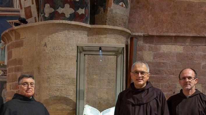 Assisi, aperte le celebrazioni nella Basilica Inferiore. "Qui il punto di riferimento della spiritualità e una pietra miliare della lingua italiana". Il messaggio del vescovo . Assisi, aperte le celebrazioni nella Basilica Inferiore. "Qui il punto di riferimento della spiritualità e una pietra miliare della lingua italiana". Il messaggio del vescovo .