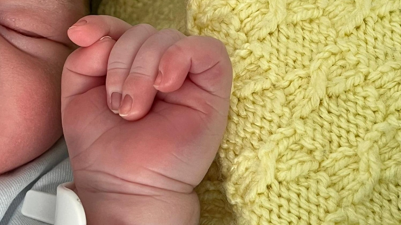 Anna Piu e Matteo Cecchelli, la foto con cui annunciano la nascita di Lorenzo Anna Piu e Matteo Cecchelli, la foto con cui annunciano la nascita di Lorenzo