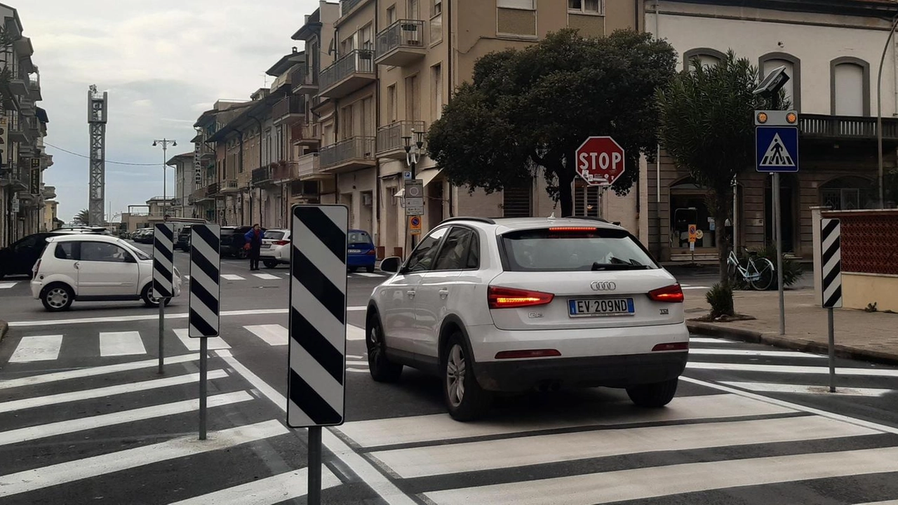 I residenti lo additano da anni come uno degli incroci più pericolosi della città. In via Leonardo, all’angolo con via... I residenti lo additano da anni come uno degli incroci più pericolosi della città. In via Leonardo, all’angolo con via...