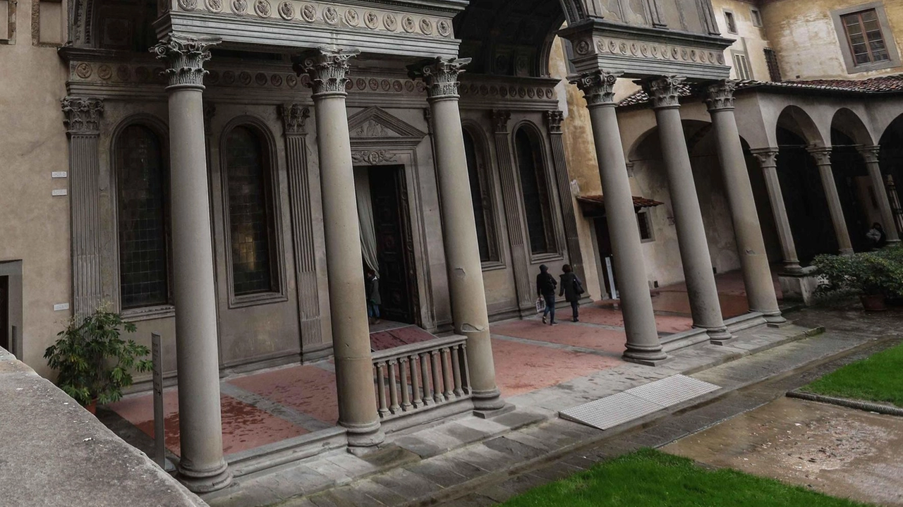 La Cappella dei Pazzi, uno dei monumenti più celebri di Santa Croce a Firenze La Cappella dei Pazzi, uno dei monumenti più celebri di Santa Croce a Firenze