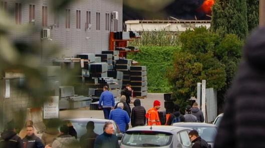 L’incendio al deposito Eni di Calenzano