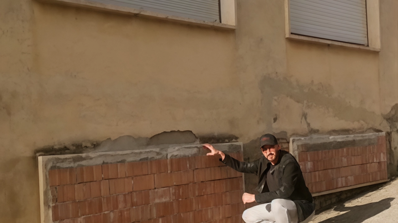 Il consigliere comunale della Lega, Angelo Fiore, chiede chiarezza sull'immobile Villa Balli a Castelfiorentino, sottolineando il mancato utilizzo dei canoni e la necessità di un progetto definito. Il consigliere comunale della Lega, Angelo Fiore, chiede chiarezza sull'immobile Villa Balli a Castelfiorentino, sottolineando il mancato utilizzo dei canoni e la necessità di un progetto definito.