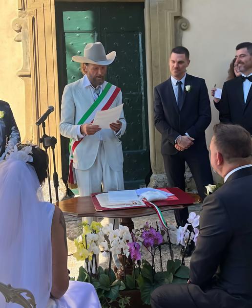 jova sposa un suo collaboratore alle nozze concerto con tiziano ferro