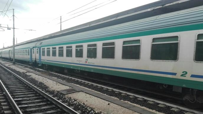 Un treno in una foto di repertorio (Ansa)