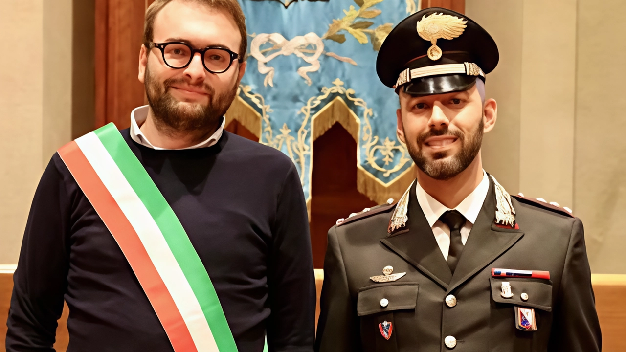 Alessio Mantellassi e il nuovo comandante della compagnia di Empoli Angelo Corrente Alessio Mantellassi e il nuovo comandante della compagnia di Empoli Angelo Corrente