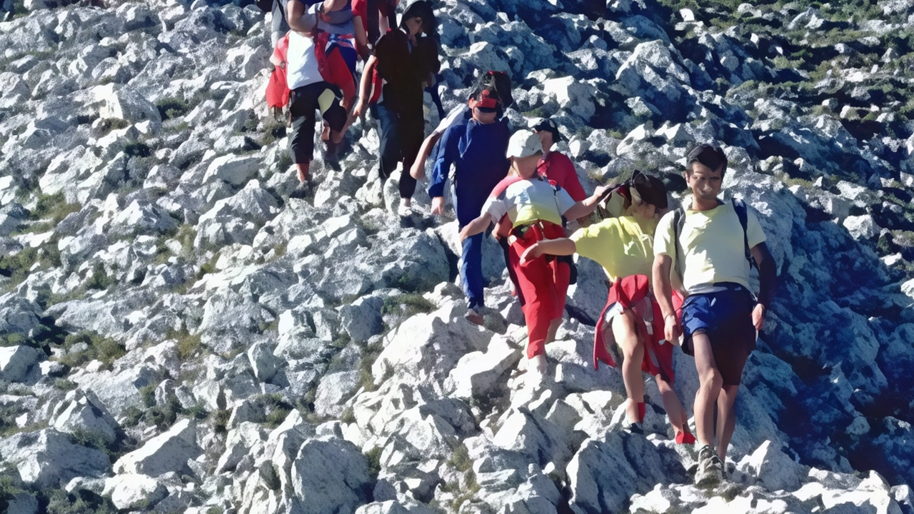 Il Comitato Ugo Pisa ha donato alla biblioteca civica Giampaoli di Massa una serie di libri sul tema della montagna e della gestione sostenibile del territorio, con l'obiettivo di sensibilizzare sulla necessità di preservare e ripopolare le montagne.