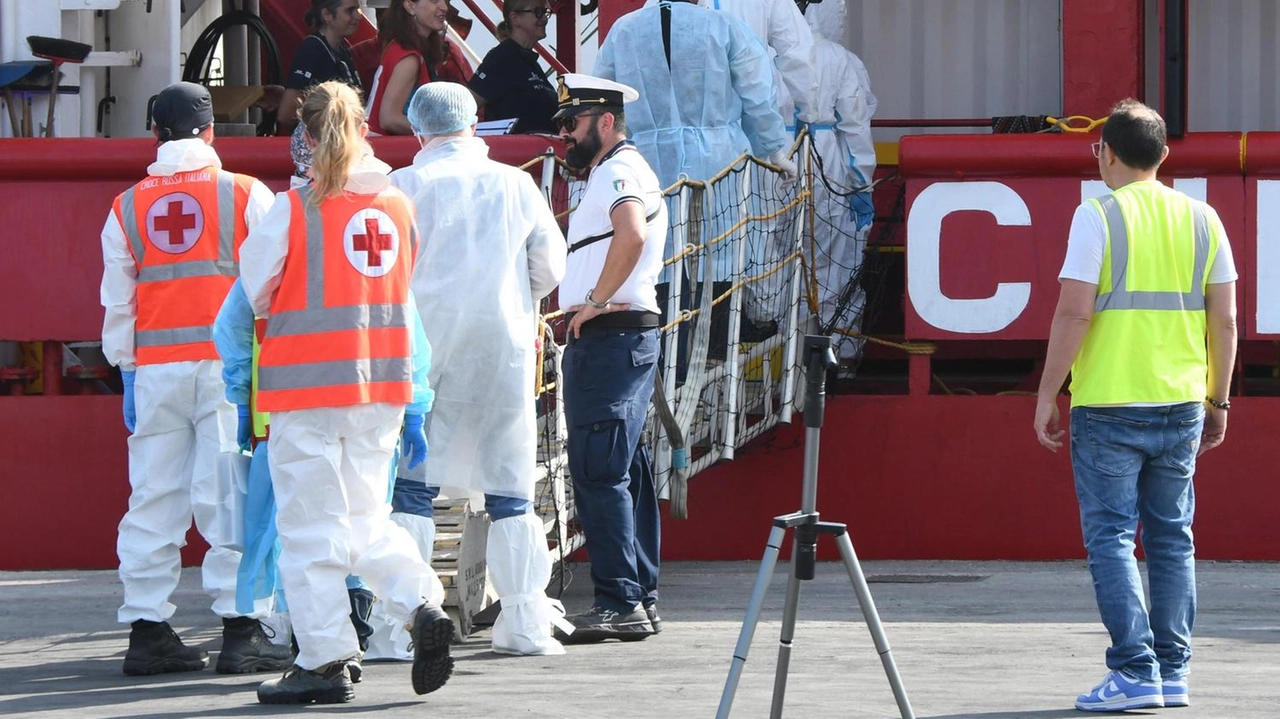 Complessivamente sono 70 i migranti arrivati ieri mattina a Marina. La vice sindaca Crudeli: "Siamo al 18esimo sbarco da gennaio 2023". Complessivamente sono 70 i migranti arrivati ieri mattina a Marina. La vice sindaca Crudeli: "Siamo al 18esimo sbarco da gennaio 2023".
