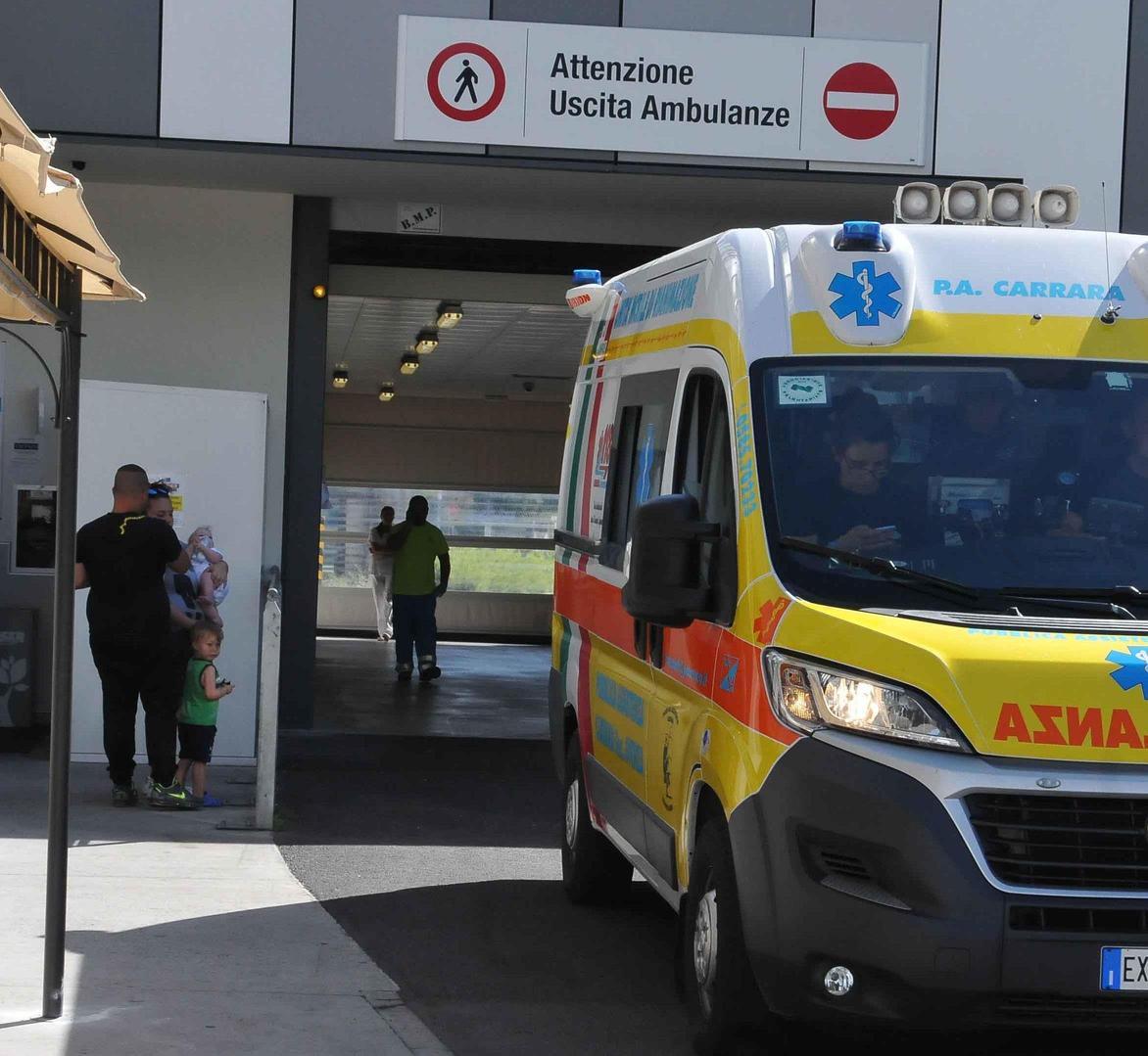 Noa, sicurezza nel mirino: "Una guardia non basta" Noa, sicurezza nel mirino: "Una guardia non basta"