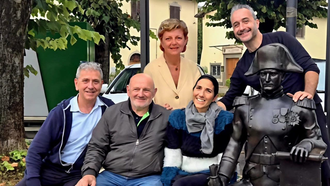 Inaugurata a Reggello la statua di Penco, soldato napoleonico, simbolo della tradizione locale legata alla famiglia Ximenes d’Aragona. Collaboratione con Università di Firenze. Inaugurata a Reggello la statua di Penco, soldato napoleonico, simbolo della tradizione locale legata alla famiglia Ximenes d’Aragona. Collaboratione con Università di Firenze.