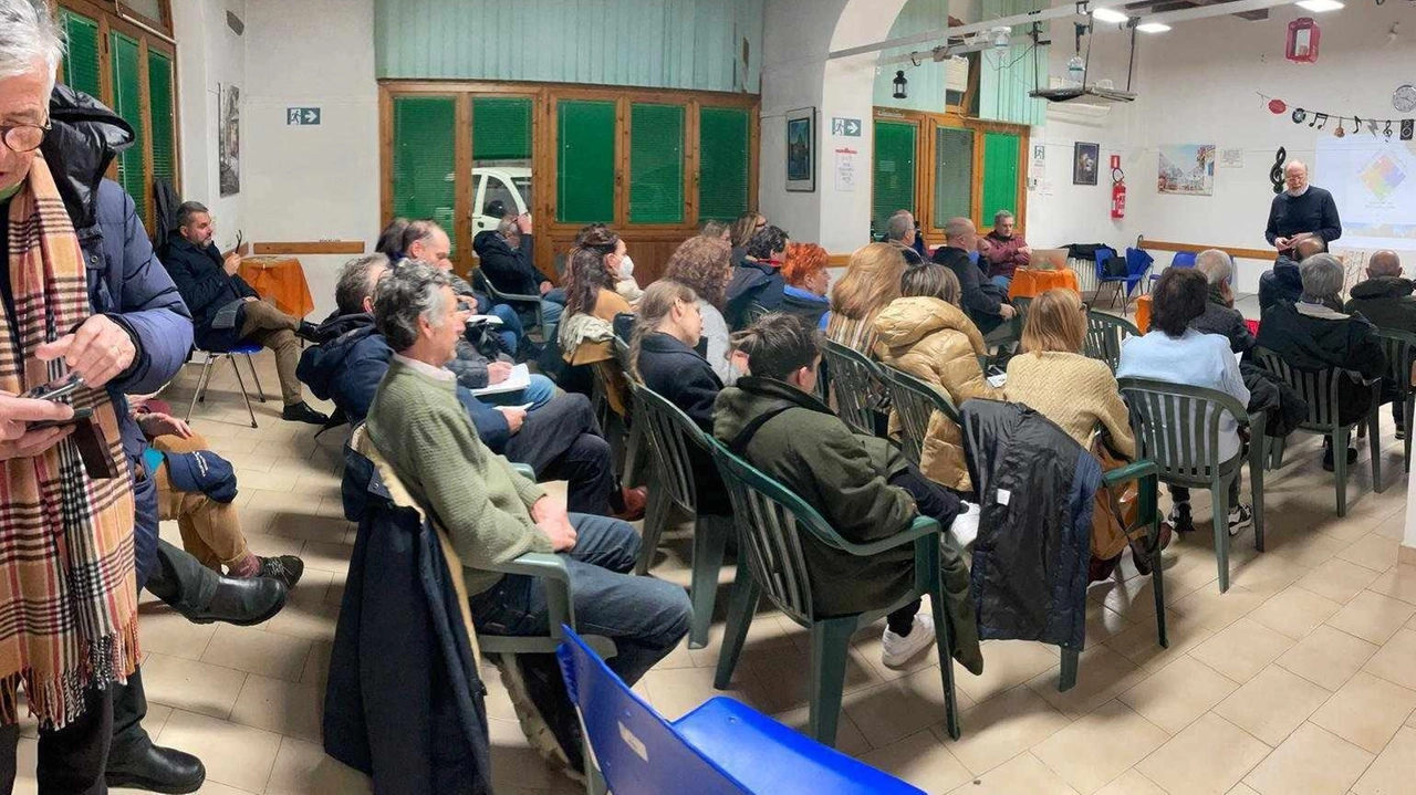 In città c’è una carenza di luoghi dove tenere le assemblee pubbliche . La pedonalizzazione in centro e piazza Mercatale, temi sensibili. In città c’è una carenza di luoghi dove tenere le assemblee pubbliche . La pedonalizzazione in centro e piazza Mercatale, temi sensibili.