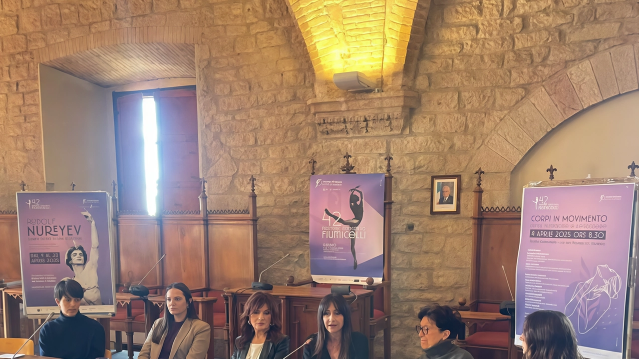 La presentazione del concorso ’Renato Fiumicelli’ che porterà al teatro Ronconi le migliori scuole di danza nazionali