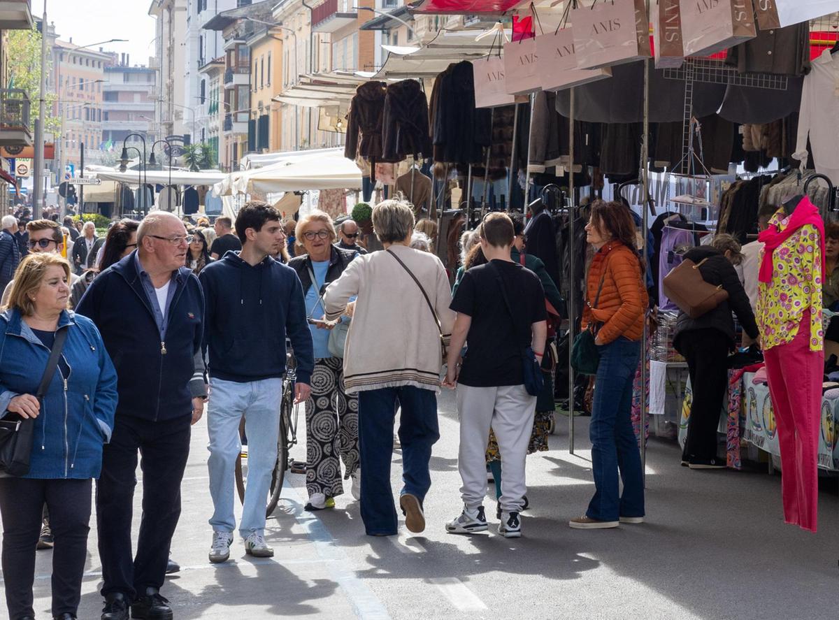 C’è il fierone a Camucia. Attesi 160 operatori per il mercato di fine estate C’è il fierone a Camucia. Attesi 160 operatori per il mercato di fine estate