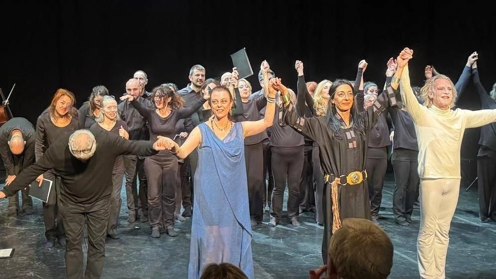 I protagonisti di “Isacco, il figlio imperfetto” durante un’esibizione a Roma, venerdì sera lo spettacolo sarà al Teatro Shalom di Empoli I protagonisti di “Isacco, il figlio imperfetto” durante un’esibizione a Roma, venerdì sera lo spettacolo sarà al Teatro Shalom di Empoli