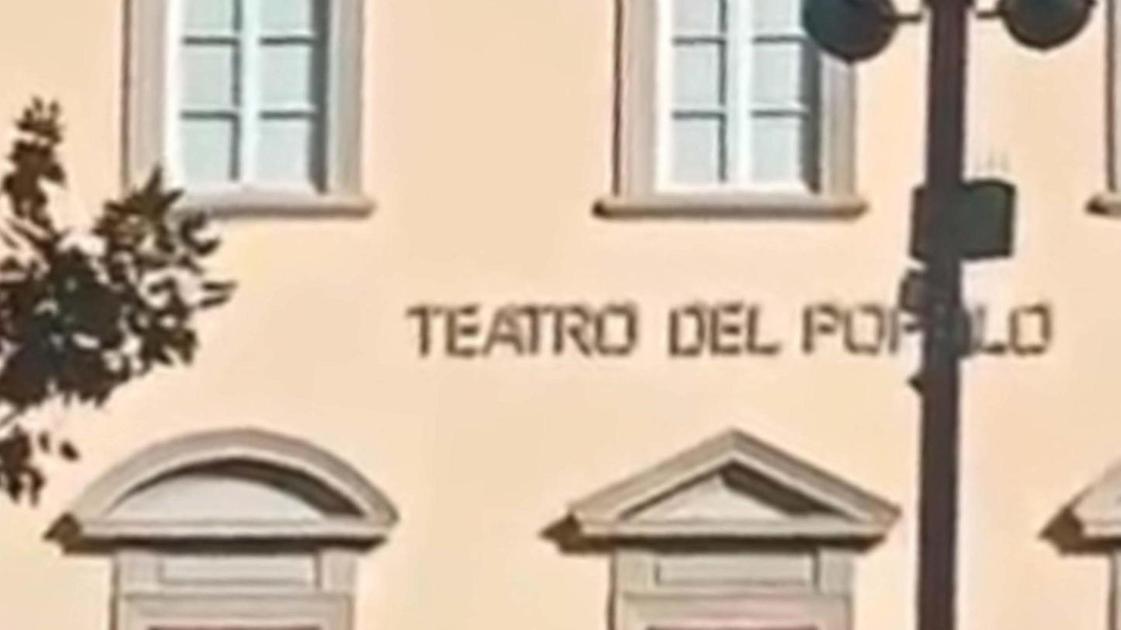 https://www.lanazione.it/image-service/view/acePublic/alias/contentid/NTZhODQzNmYtNjM3YS00/0/paura-per-le-tegole-lanciate-dal-tetto-lega-un-consiglio-straordinario.jpeg?f=16:9&w=1200&h=630