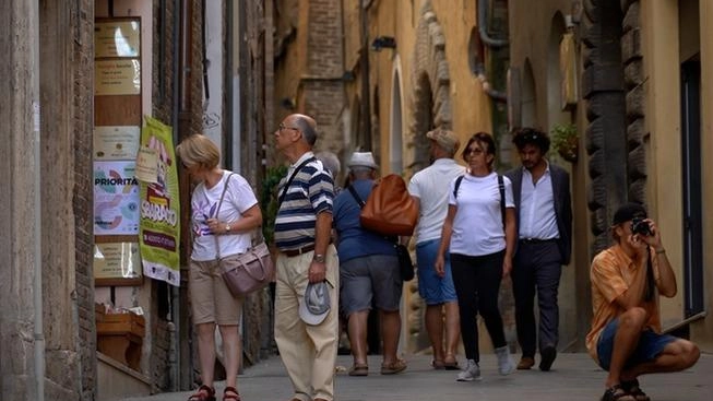 Via dei Priori apre ad un nuovo stile di vita, che fa rima con la lentezza Via dei Priori apre ad un nuovo stile di vita, che fa rima con la lentezza