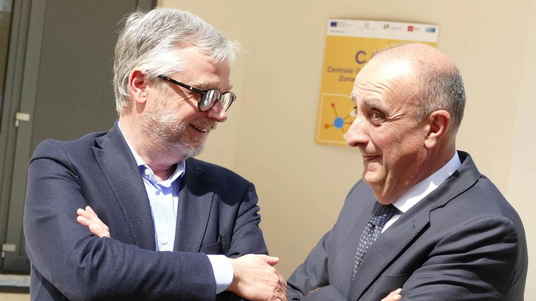 Simone Bezzini, assessore regionale alla sanità, con Antonio D’Urso, dg Asl sud est Simone Bezzini, assessore regionale alla sanità, con Antonio D’Urso, dg Asl sud est