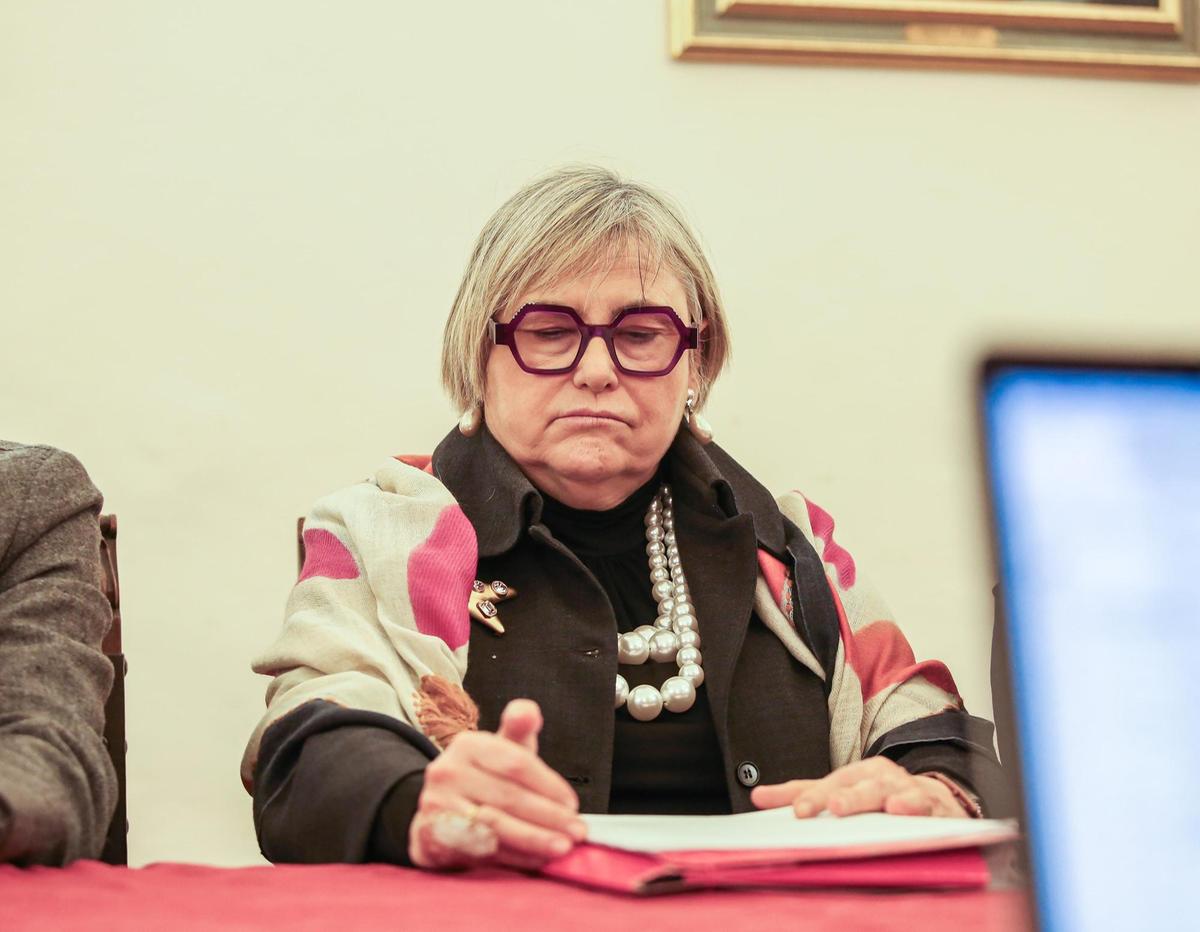 le finanze del comune strade un altro milione e ristori ai negozianti