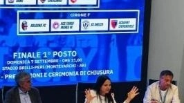 Federica Cappelletti, moglie di Paolo Rossi, durante la presentazione del torneo che ha visto in campo tantissimi bambini delle formazioni under 14 Federica Cappelletti, moglie di Paolo Rossi, durante la presentazione del torneo che ha visto in campo tantissimi bambini delle formazioni under 14
