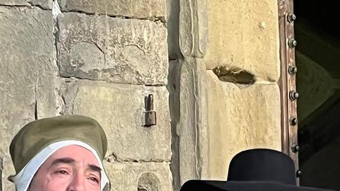 https://www.lanazione.it/image-service/view/acePublic/alias/contentid/NTc4MTFjYmEtZWYxYy00/0/rievocazione-del-processo-del-1415.jpeg?f=16:9&w=1200&h=630