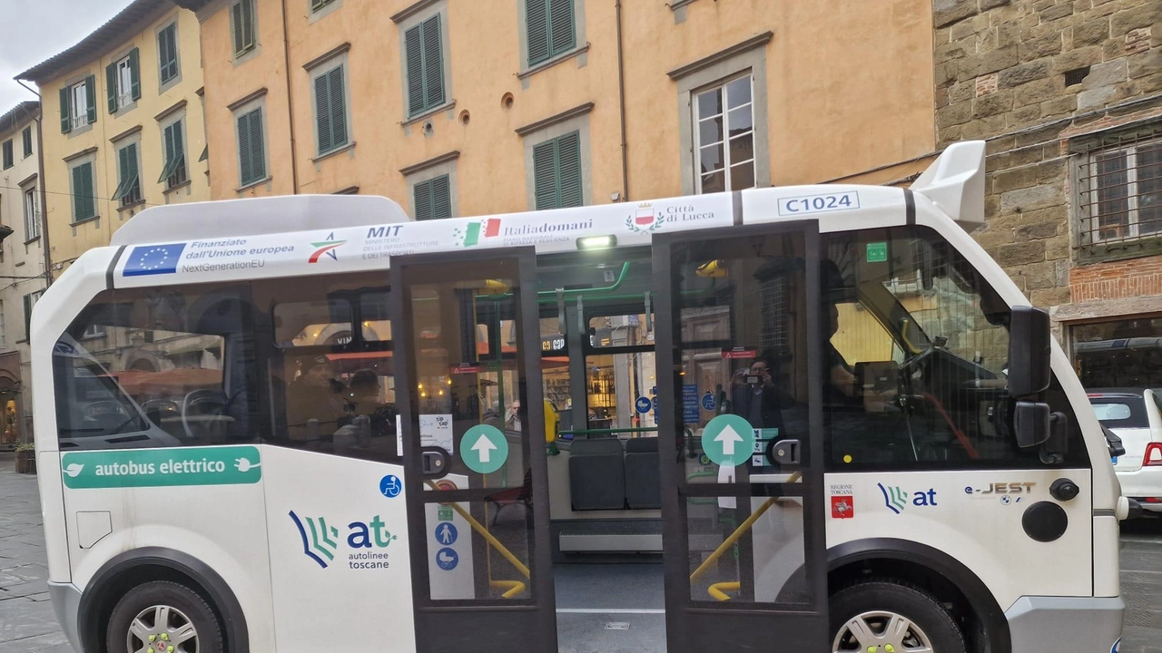 I primi autobus elettrici Karsan da 6 metri sono ufficialmente operativi. all’interno della città e in servizio sulla Linea 3+ I primi autobus elettrici Karsan da 6 metri sono ufficialmente operativi. all’interno della città e in servizio sulla Linea 3+