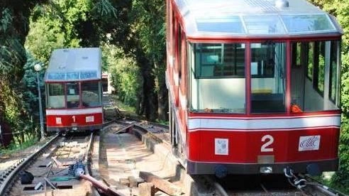 Tutti i partiti dell’opposizione in Comune hanno presentato un’interrogazione chiedendo chiarimenti sul prolungato stop della funicolare Tutti i partiti dell’opposizione in Comune hanno presentato un’interrogazione chiedendo chiarimenti sul prolungato stop della funicolare