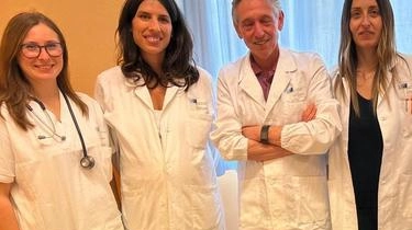 Il dottor. Farsi e parte della sua equipe