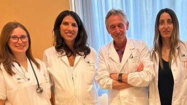 Il dottor. Farsi e parte della sua equipe Il dottor. Farsi e parte della sua equipe