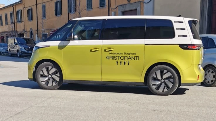 Il van utilizzato nel programma di Alessandro Borghese a Pisa