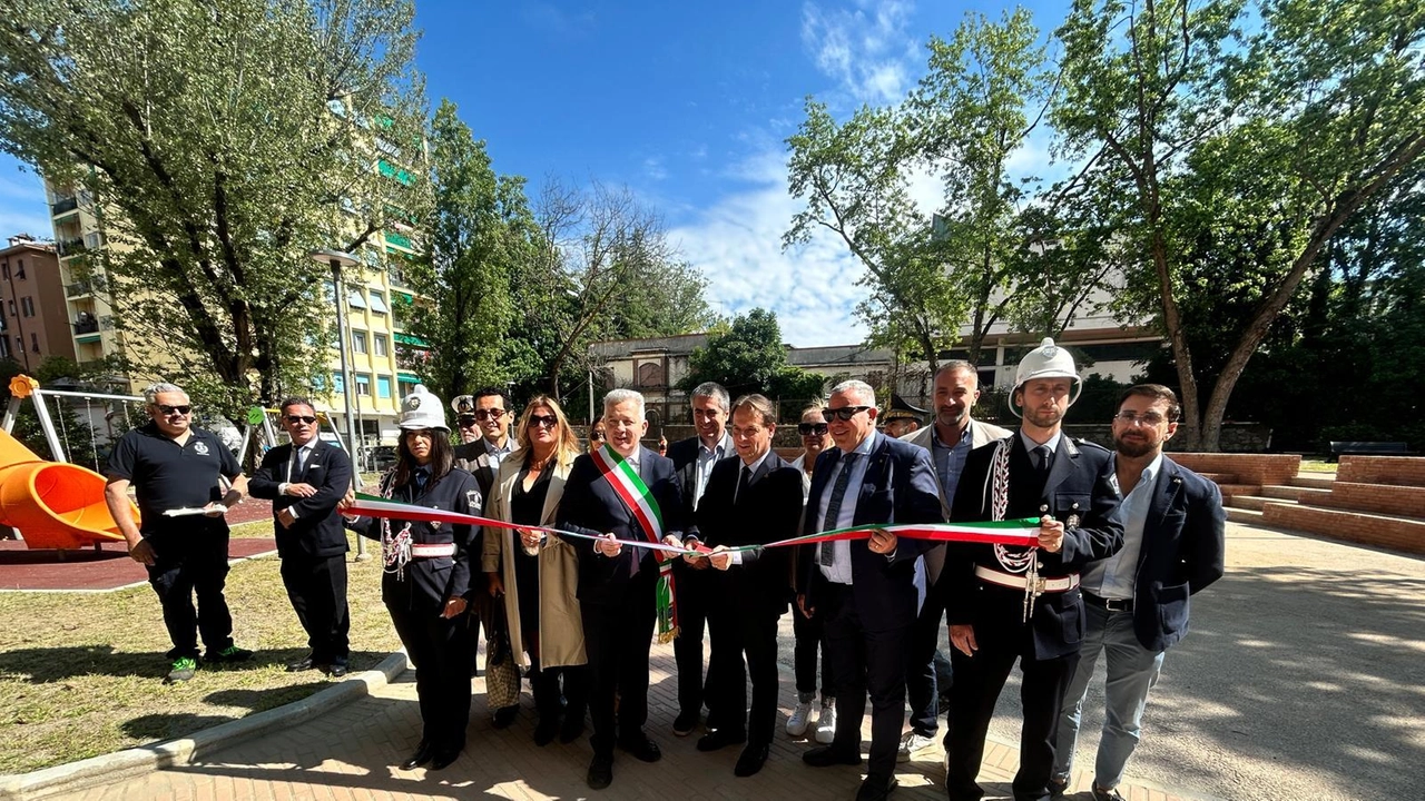 Risplende piazza San Domenico di Guzman. Si è concluso l’intervento di riqualificazione e ieri mattina lo spazio del quartiere di... Risplende piazza San Domenico di Guzman. Si è concluso l’intervento di riqualificazione e ieri mattina lo spazio del quartiere di...