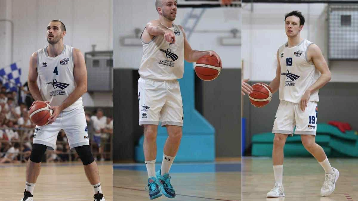 Salutano Quarrata. il centro Giorgio Artioli, la guardia Alessandro Antonini e soprattutto il capitano e playmaker Riccardo Balducci Salutano Quarrata. il centro Giorgio Artioli, la guardia Alessandro Antonini e soprattutto il capitano e playmaker Riccardo Balducci