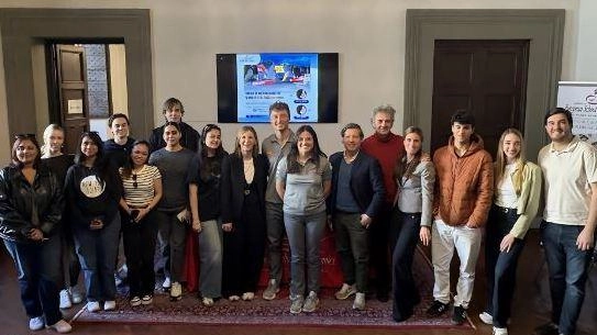 La European School of Economics (ESE) di Firenze ha accolto Maria Giubilei e Gianluigi Ugolini, trimmer e timoniere di Luna... La European School of Economics (ESE) di Firenze ha accolto Maria Giubilei e Gianluigi Ugolini, trimmer e timoniere di Luna...