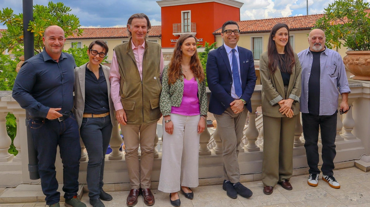 I. protagonisti della terza edizione di Anteprima Cantine Aperte per il Meyer che si svolgerà sabato al Valdichiana Village I. protagonisti della terza edizione di Anteprima Cantine Aperte per il Meyer che si svolgerà sabato al Valdichiana Village