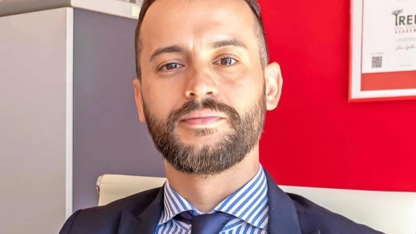 Michele Labriola, agente immobiliare: «. Attenzione ai contratti e agli annunci farlocchi sui gruppi social» Michele Labriola, agente immobiliare: «. Attenzione ai contratti e agli annunci farlocchi sui gruppi social»