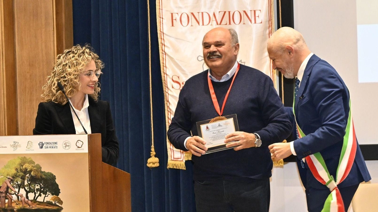 La cerimonia all’auditorium Credit Agricole con cui San Miniato ha nominato nuovi ambasciatori del tartufo nel mondo La cerimonia all’auditorium Credit Agricole con cui San Miniato ha nominato nuovi ambasciatori del tartufo nel mondo