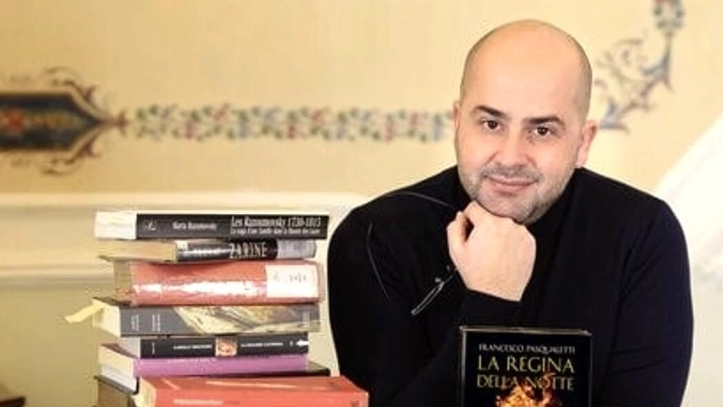 L’autore Francesco Pasqualetti presenterà il suo romanzo ‘La regina della notte’. L’autore Francesco Pasqualetti presenterà il suo romanzo ‘La regina della notte’.