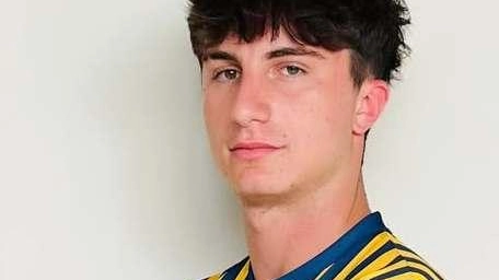 Il forte centrale va a rinforzare il reparto dei garfagnini. Presti due interessanti giovani. ‘Momo‘ Conde e Lazzareschi. .