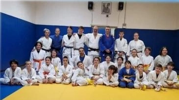Il Judo Kwai Amiatino di Piancastagnaio celebra 60 anni di attività con una giornata dedicata alle testimonianze e premiazioni, supportata dal Comune e Enel Green Power. Ospiti d'onore e momenti di solidarietà. Il Judo Kwai Amiatino di Piancastagnaio celebra 60 anni di attività con una giornata dedicata alle testimonianze e premiazioni, supportata dal Comune e Enel Green Power. Ospiti d'onore e momenti di solidarietà.
