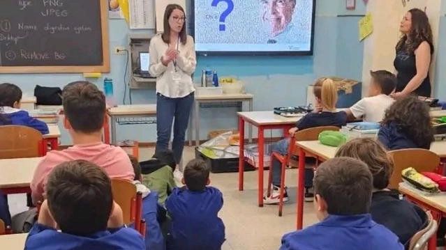 Una lezione al’interno di una classe dell’istituto comprensivo 2, che tra un anno disporrà del nuovo polo Una lezione al’interno di una classe dell’istituto comprensivo 2, che tra un anno disporrà del nuovo polo