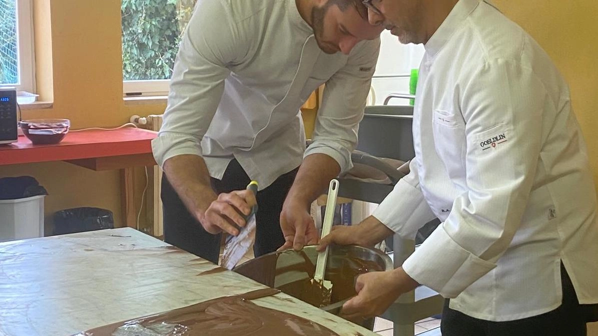 Riccardo Monco, chef di Enoteca Pinchiorri con il pasticcere Francesco Federici Riccardo Monco, chef di Enoteca Pinchiorri con il pasticcere Francesco Federici