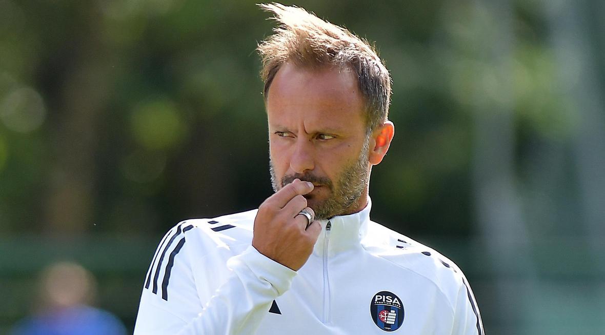 https://www.lanazione.it/image-service/view/acePublic/alias/contentid/NTg5NDU4MDAtMmIwOS00/0/gilardino-al-debutto-fra-entusiasmo-e-identita-possesso-e-recupero-palla-noi-con-un-dna.jpeg?f=1.91:1&w=1200