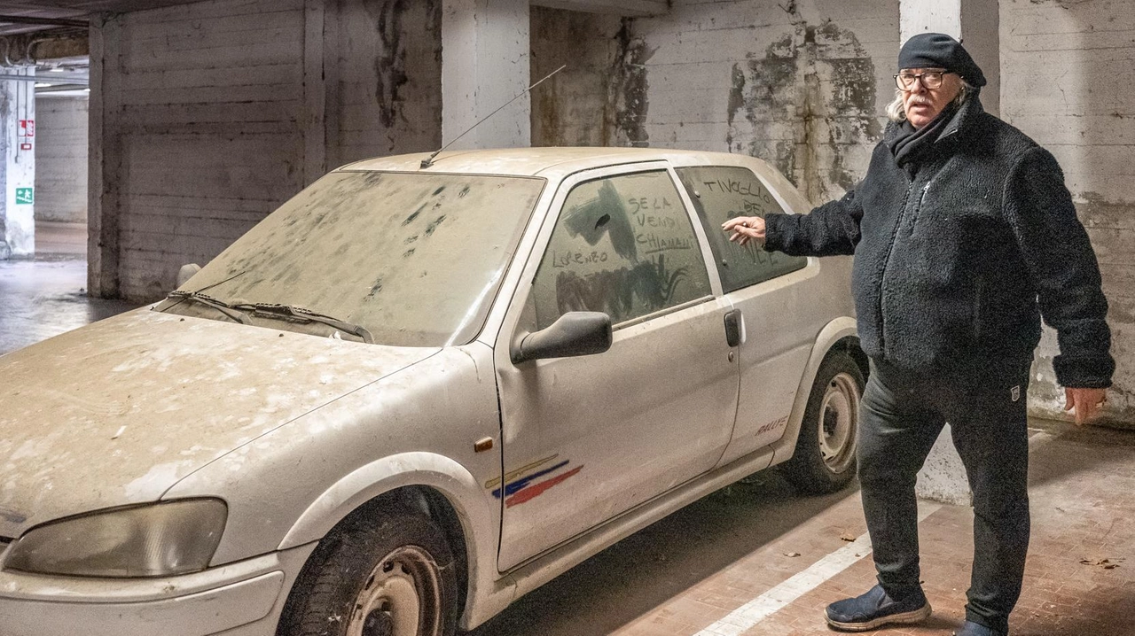 I cittadini dell’agglomerato di case popolari alzano la voce "Garage allagati e spazzature ovunque, non ne possiamo più".